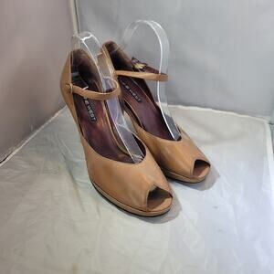 Nine West peep toe tan ankle strap heels Womens Shoes Size 10